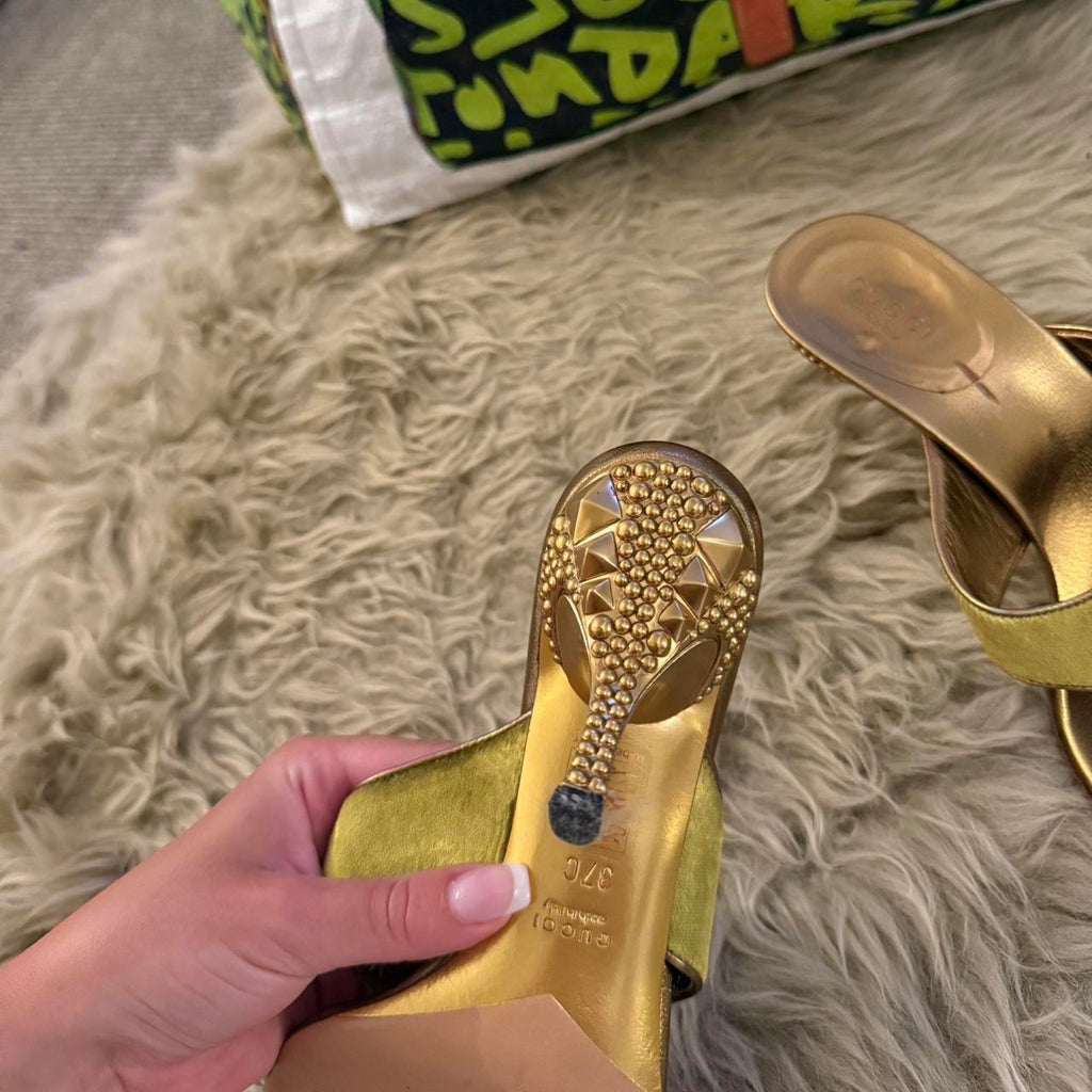 Gucci By Tom Ford Green Velvet Thong Kitten Heels