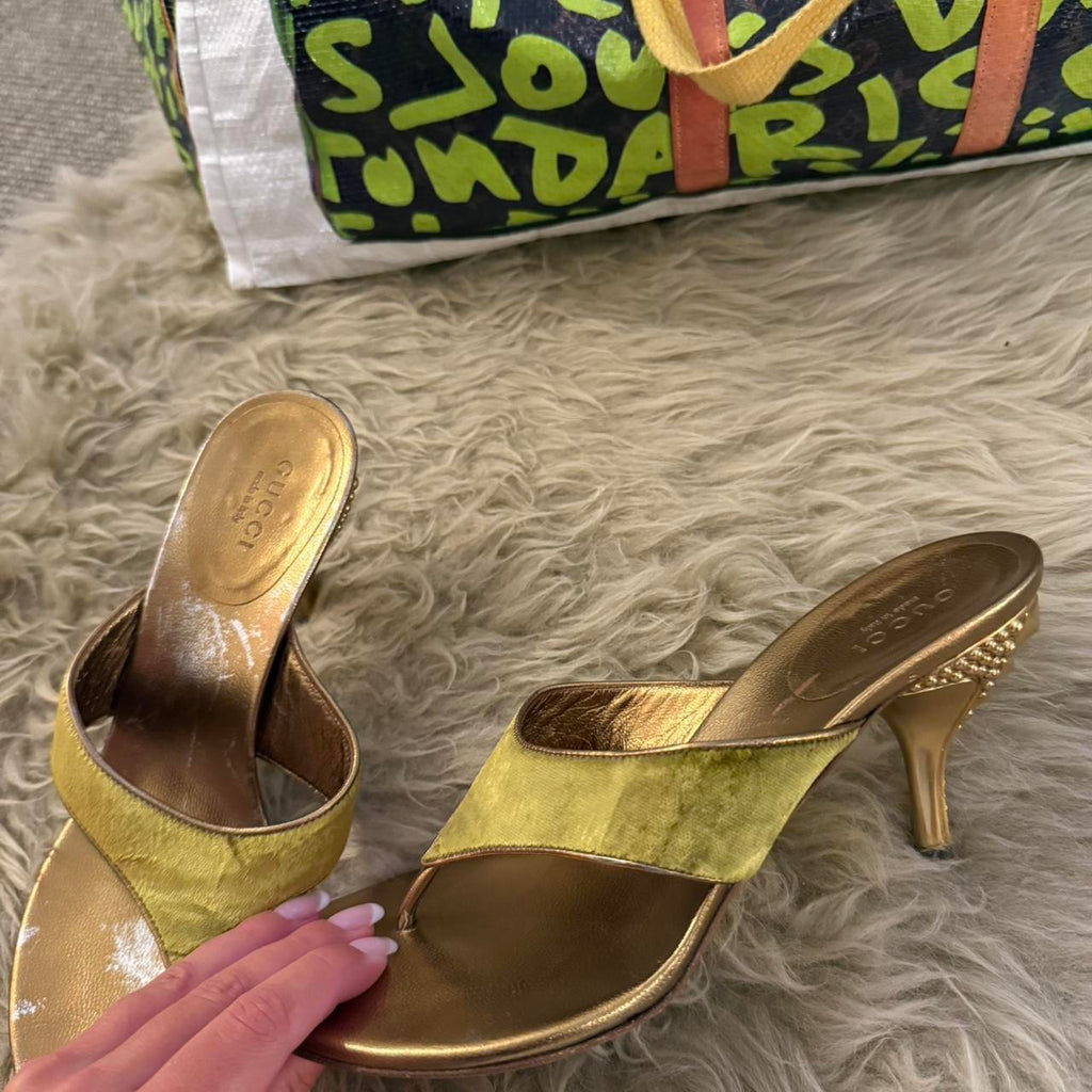 Gucci By Tom Ford Green Velvet Thong Kitten Heels