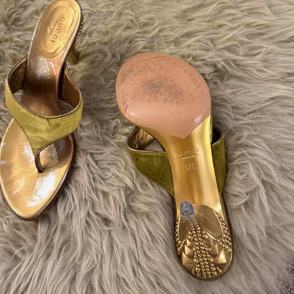 Gucci By Tom Ford Green Velvet Thong Kitten Heels