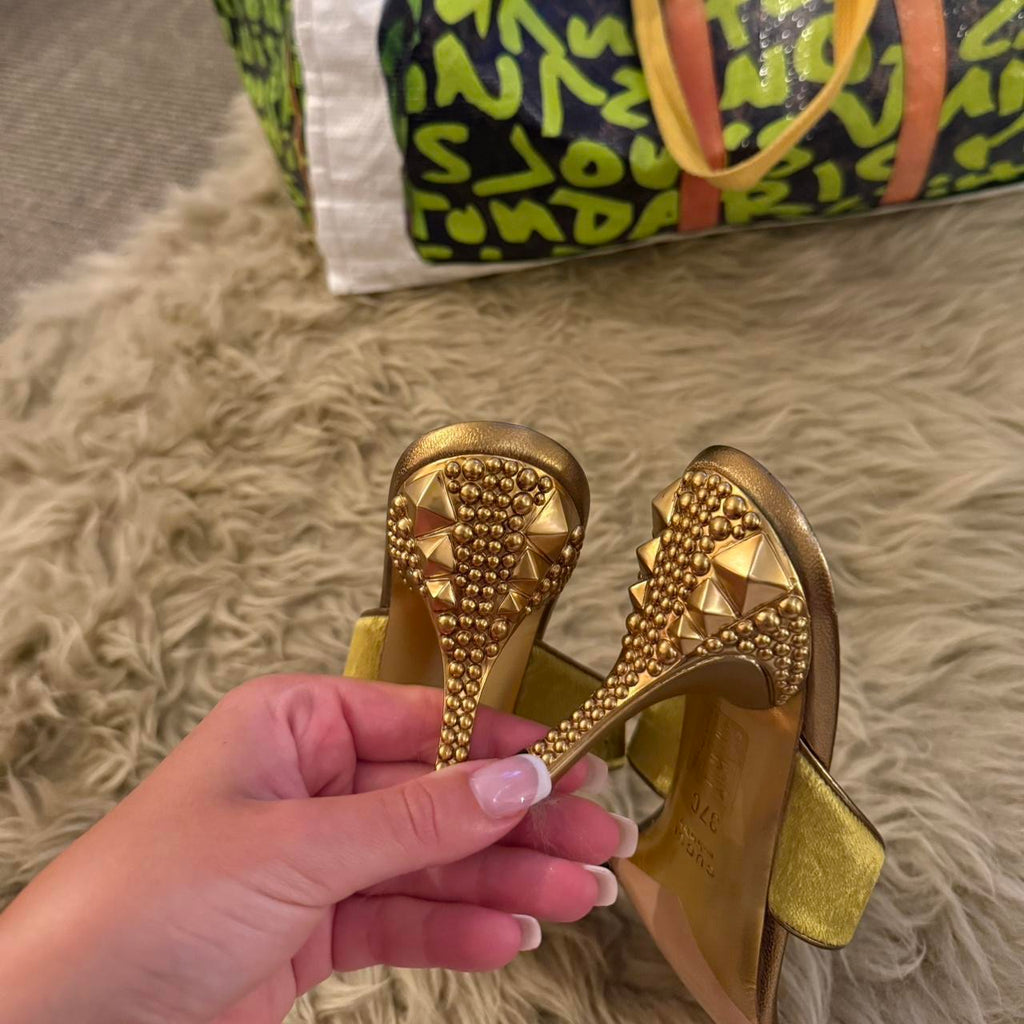 Gucci By Tom Ford Green Velvet Thong Kitten Heels